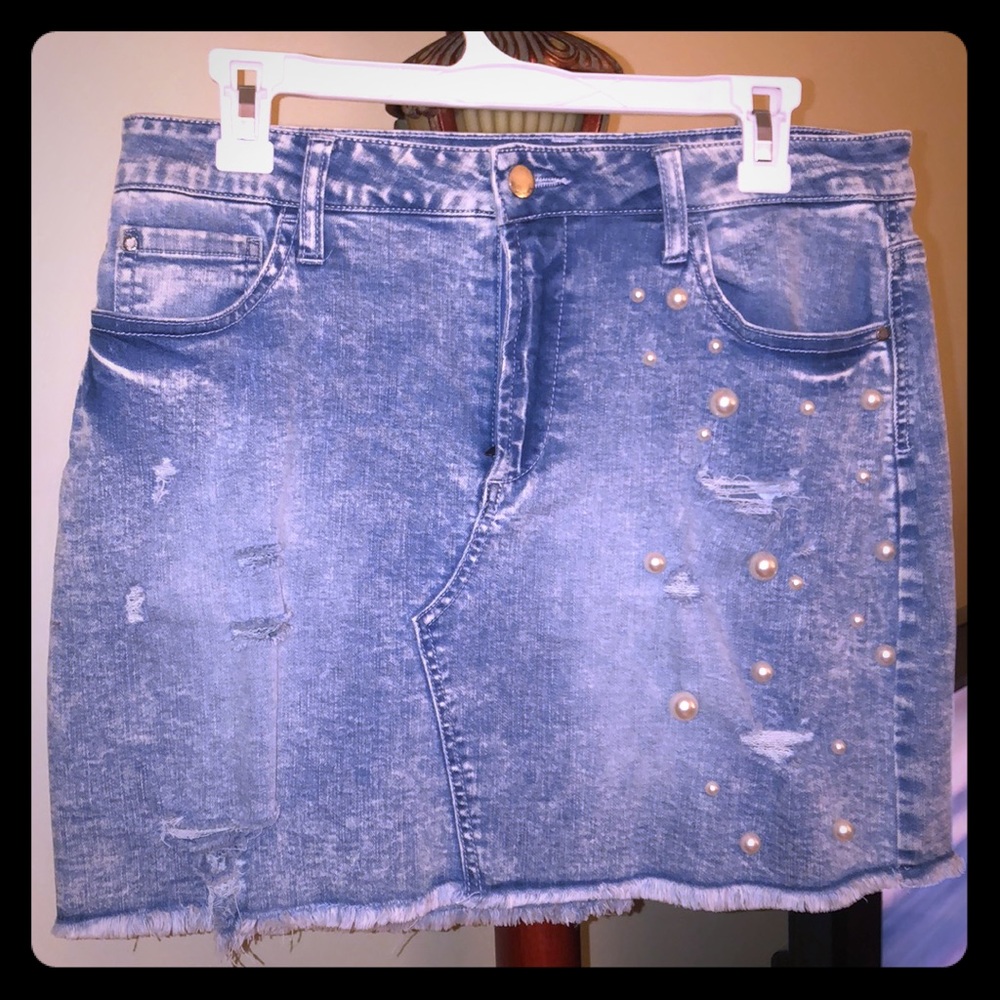 Beautiful , Jean Tinseltown skirt 💗